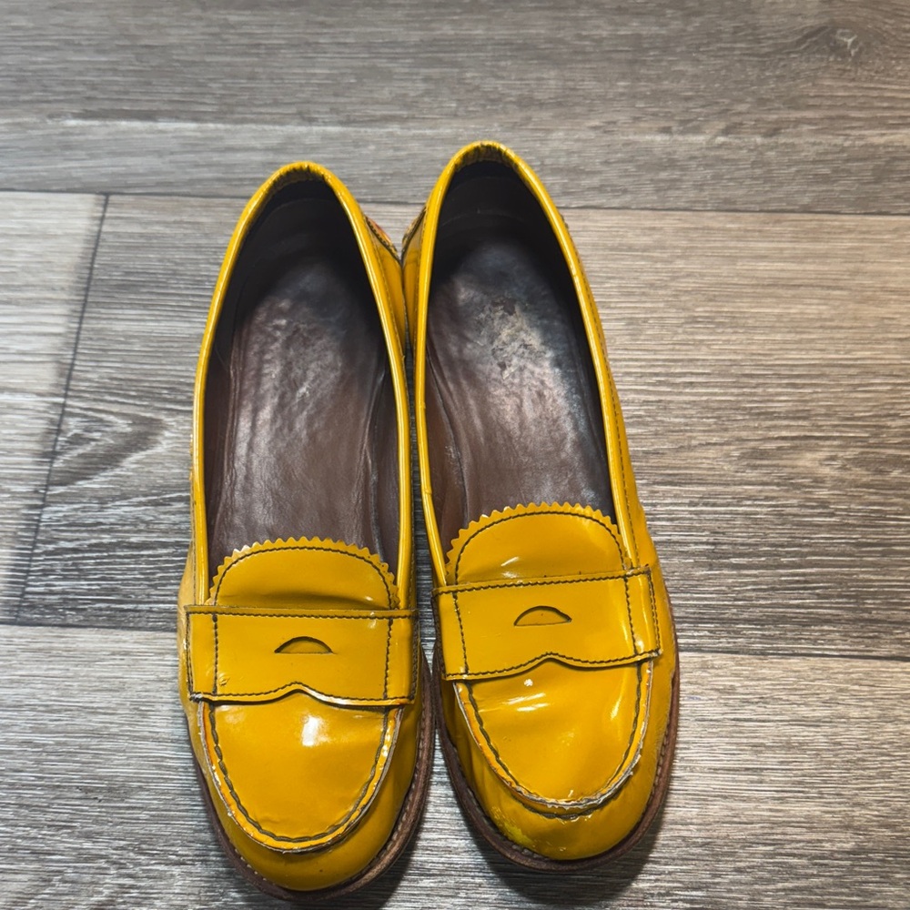 Prada Mustard Yellow Patent Leather Loafers woman’s 7.5 (s85)